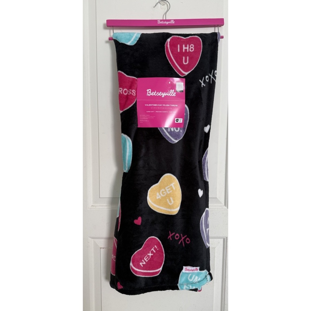 Betseyville Plush Throw Blanket Black Hearts‎ Valentine Conversation Soft NWT